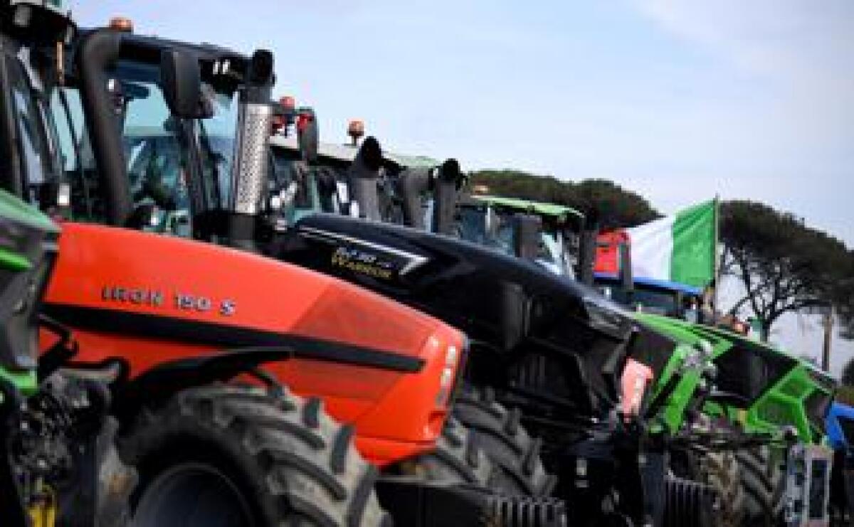 Riparte nel casertano la protesta dei trattori. - 