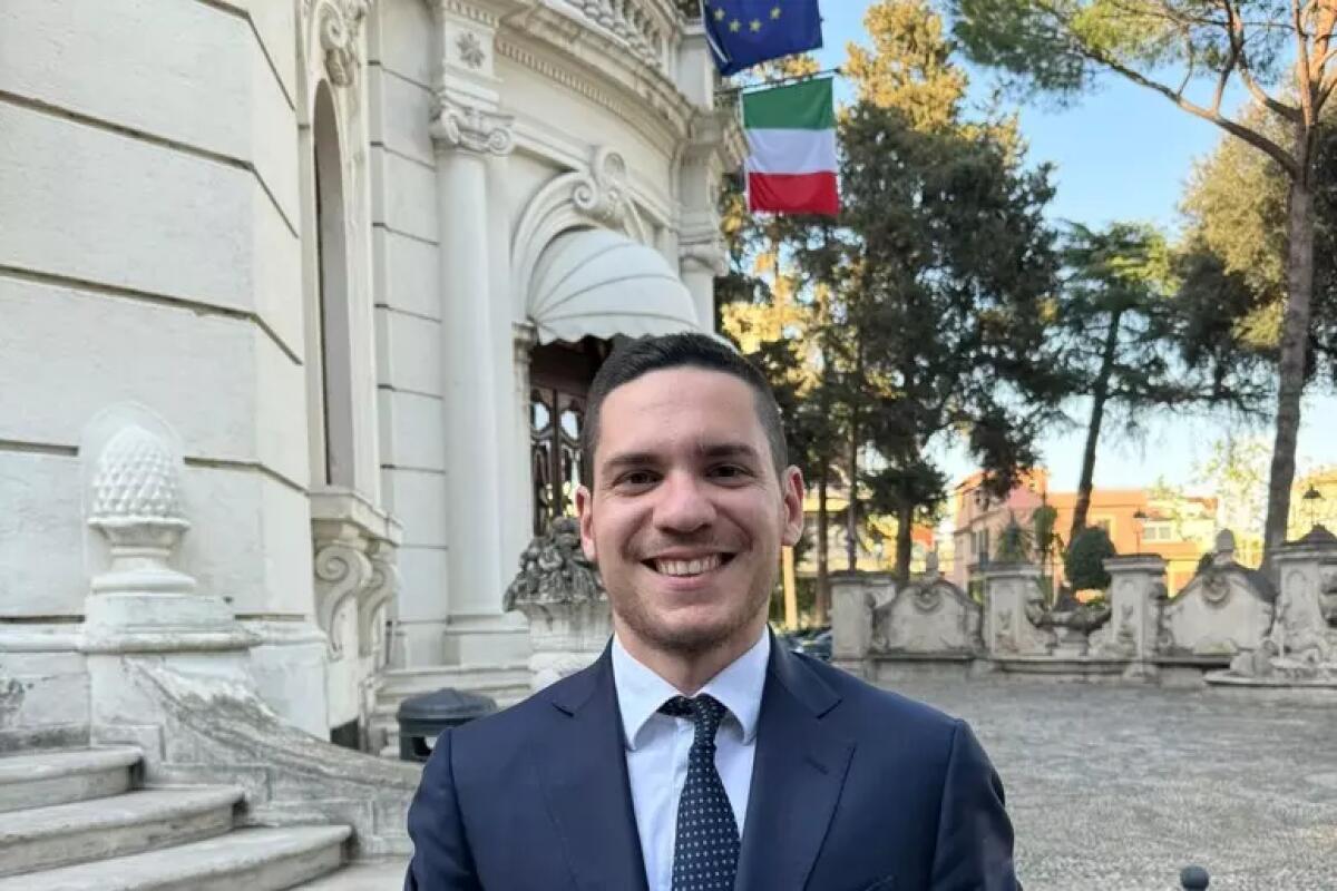 A Firenze 'non si canta napoletano', 26enne denuncia sui social - 