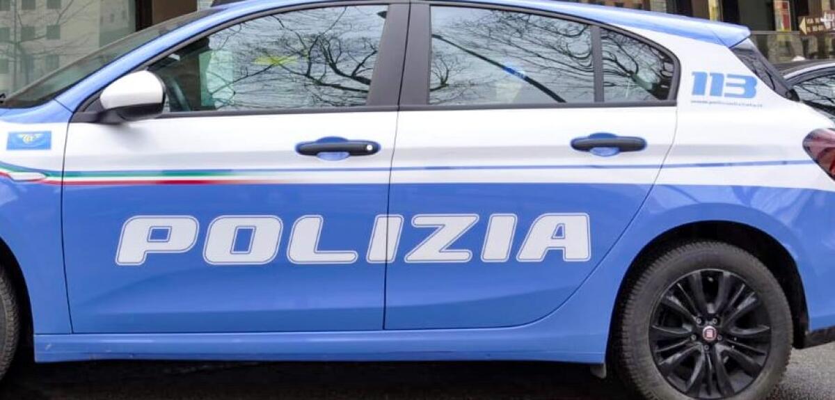 Studenti controllati con metal detector e cani antidroga - 