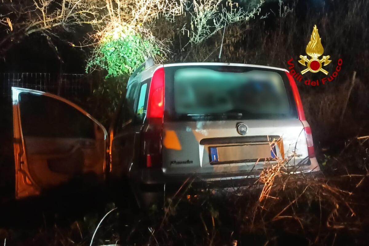 Finisce con l'auto in una scarpata, ferito un 32enne - 