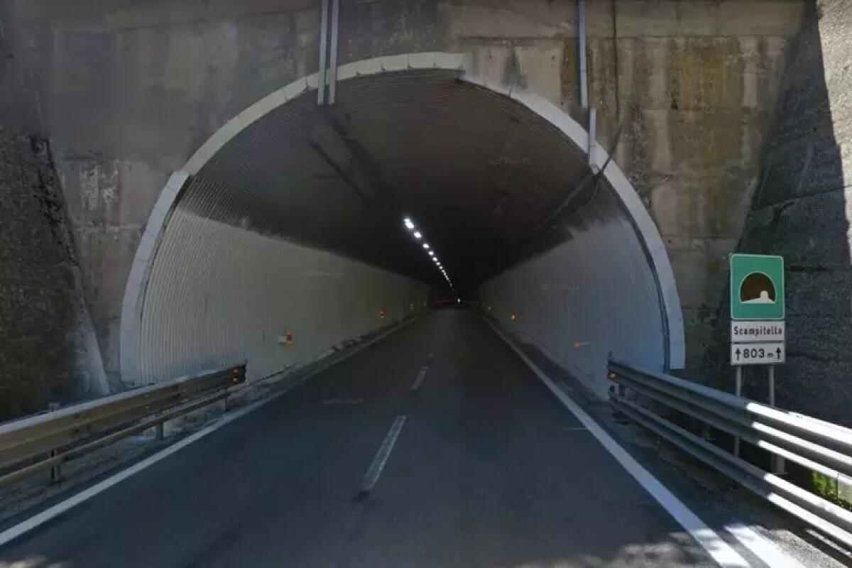 Domani esercitazione sulla A16 con incidente simulato all'interno della galleria "Scampitella". - 
