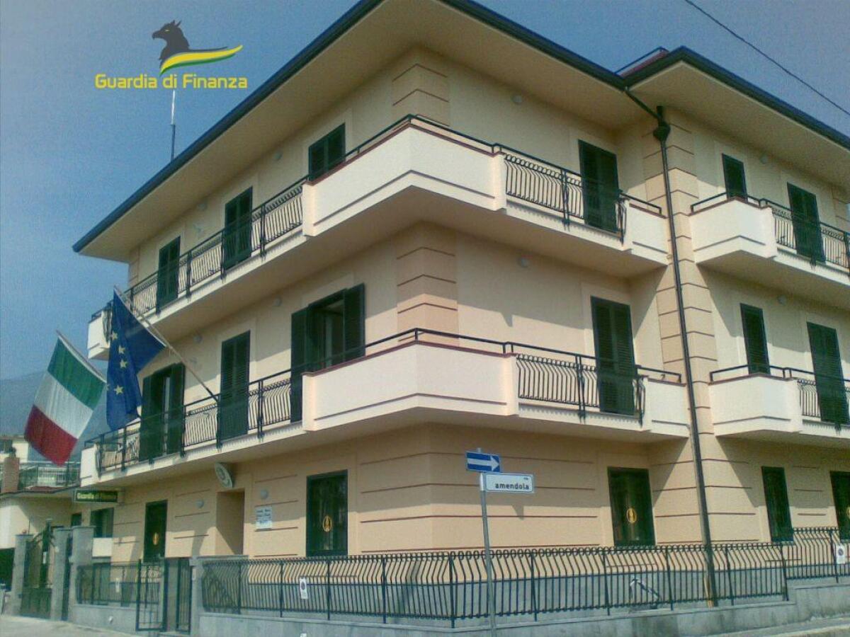 Manomessi registri del consiglio di classe, indagate 37 persone. - 