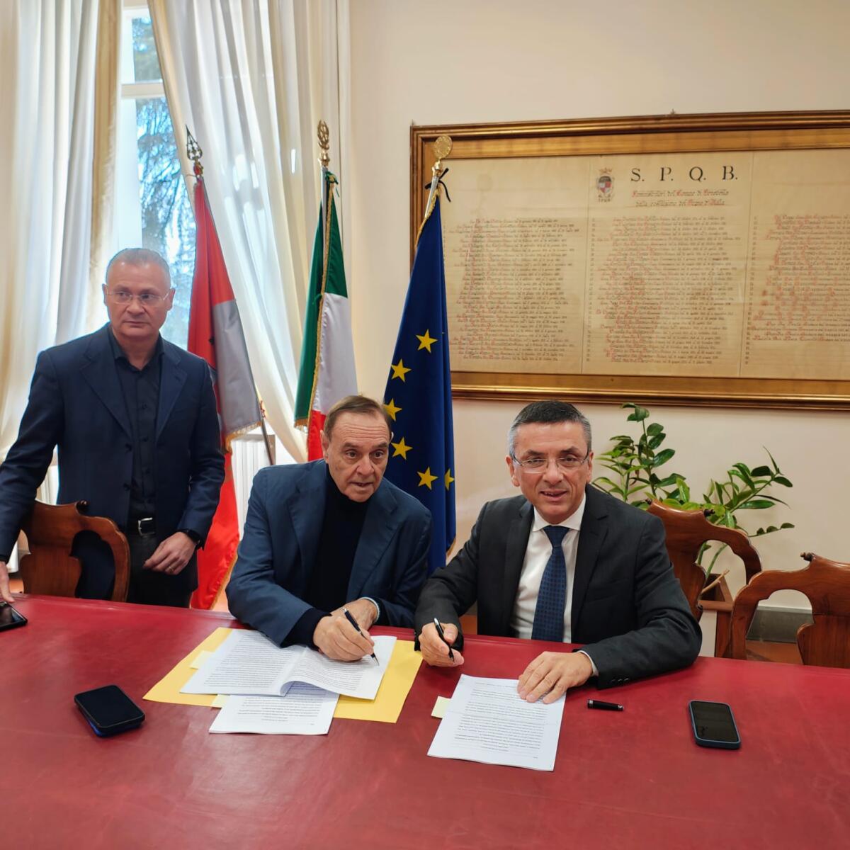 Complesso Pietà-San Barbato, il sindaco Mastella e il rettore Canfora firmano l'Accordo. - 