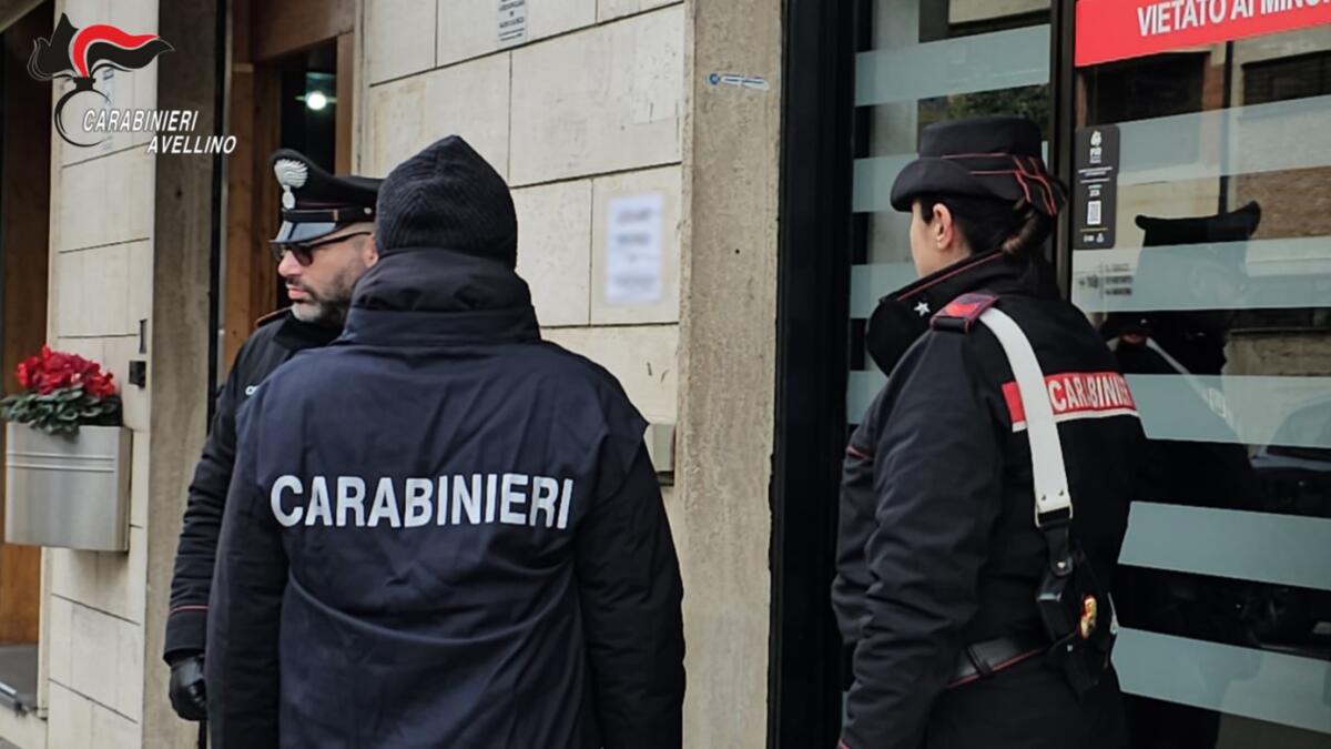 Rapina agenzia scommesse Atripalda, tre arresti. In manette anche cassiere dell'agenzia. - 