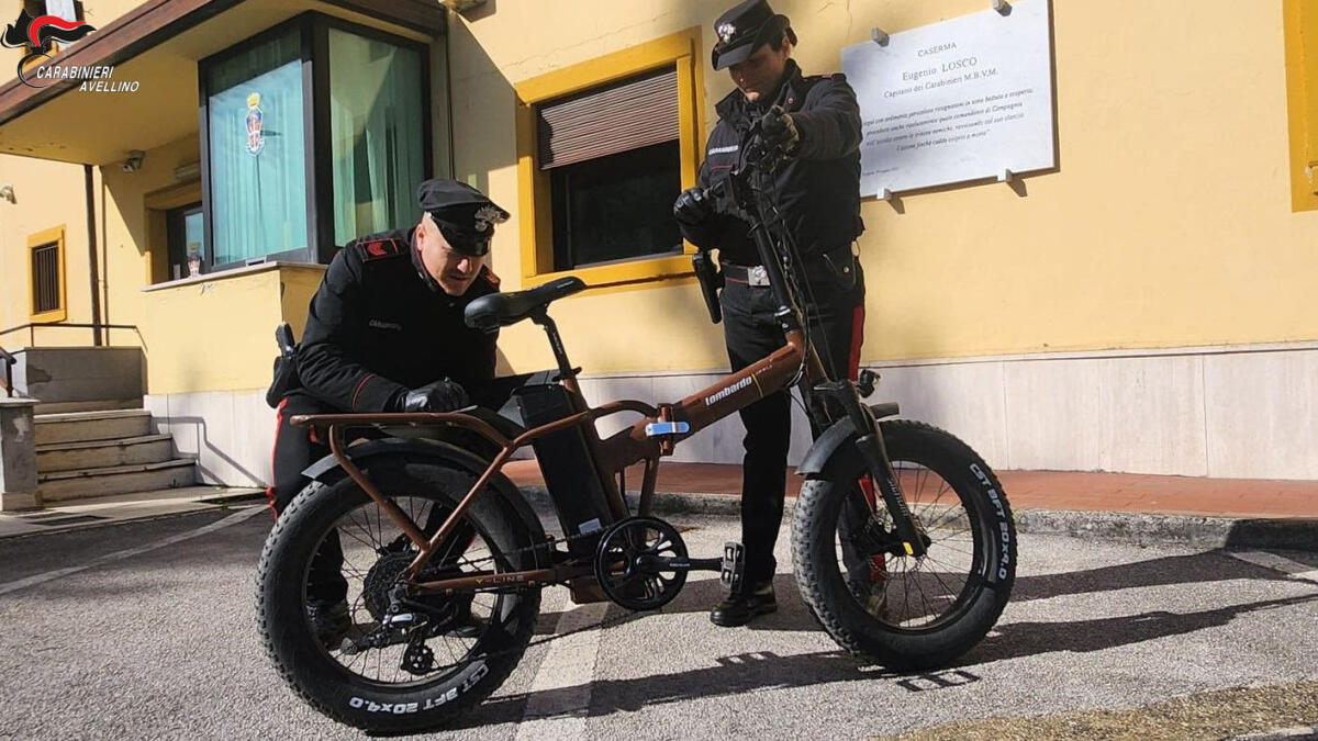 Ruba una bici elettrica, denunciato un 19enne - 