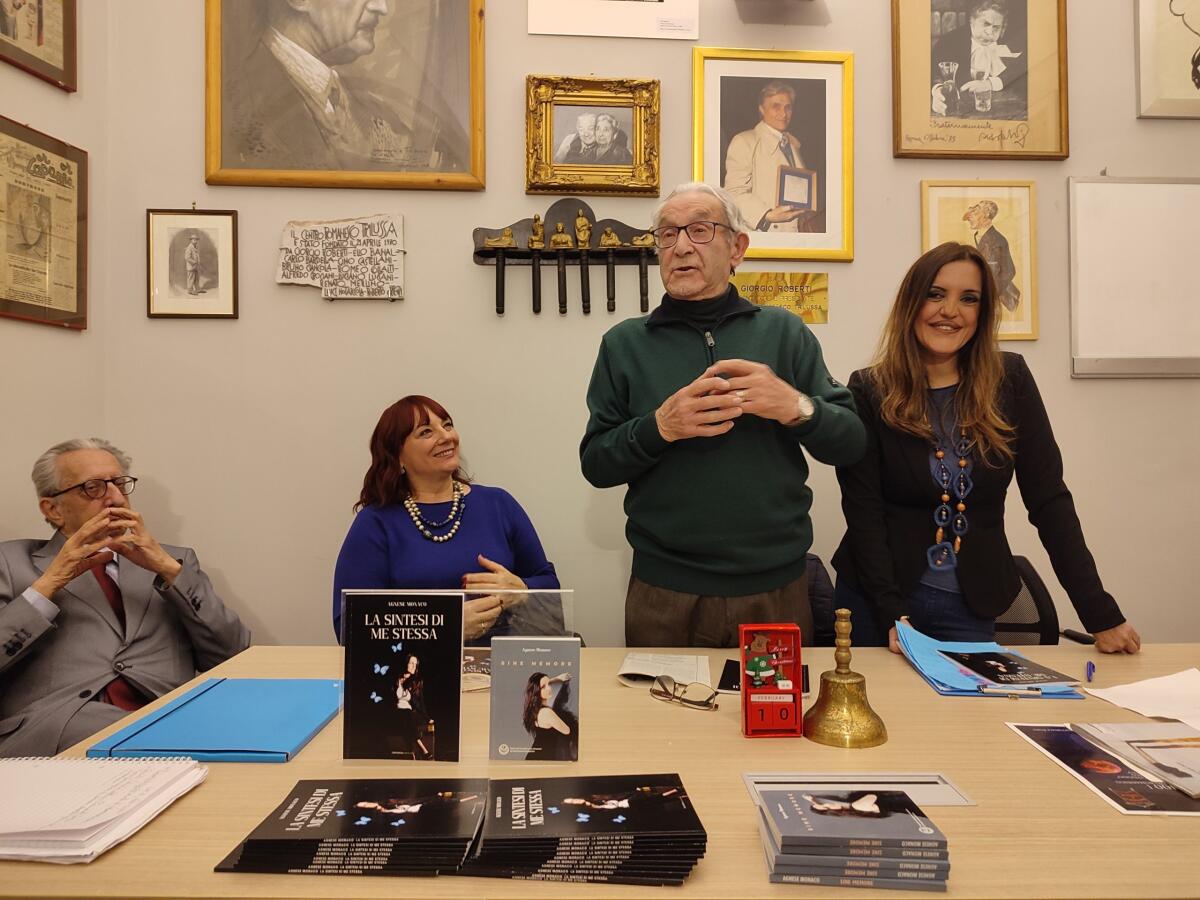 Agnese Monaco ha presentato il suo libro "La Sintesi di Me Stessa" - 