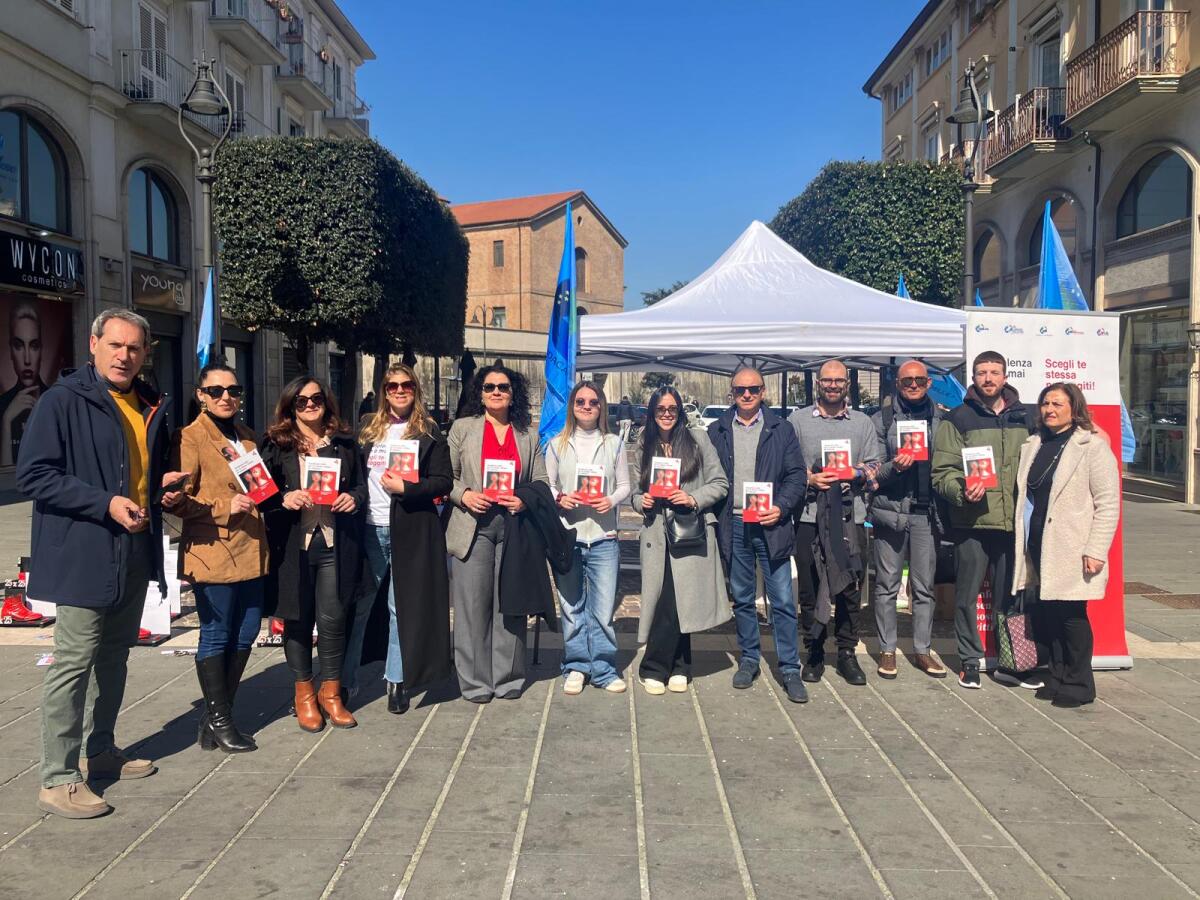 “La Violenza non è mai Amore" ha fatto tappa stamane ad Avellino. - 