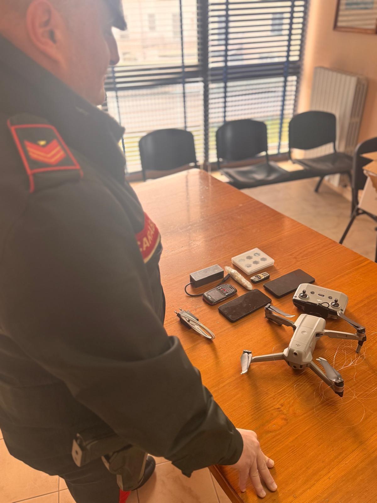 Tentano di introdurre droga nel carcere di Airola con un drone, quattro arresti - 