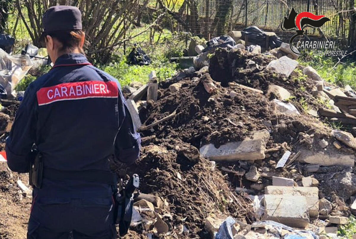 Gestione illecita di rifiuti, Carabinieri sequestrano area di 300 mq - 