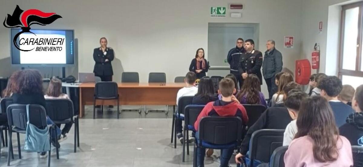 Carabinieri incontrano le scuole della Val Fortore per diffondere cultura della legalità. - 
