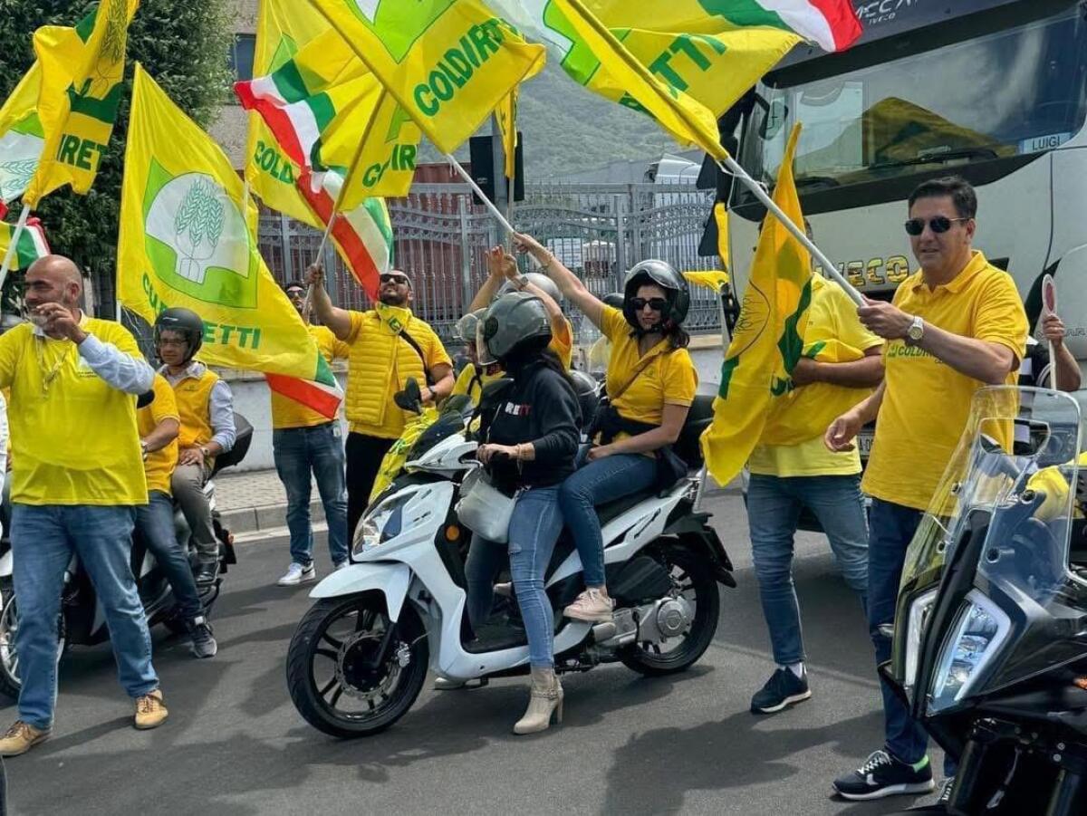 Gli agricoltori Coldiretti della Campania alla manifestazione a Parma in difesa della salute degli italiani. - 