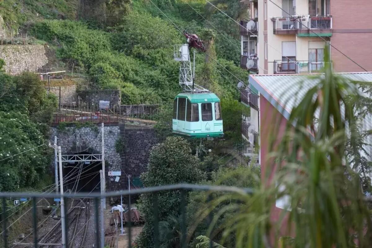 Funivia Faito, si indaga per disastro e omicidio colposi - 