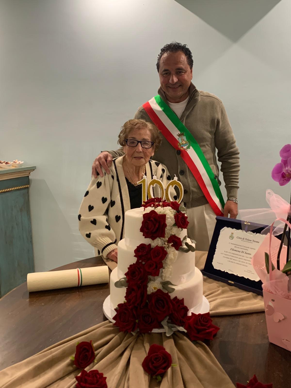 Telese Terme festeggia i 100 anni della signora Filomena Di Santo - 