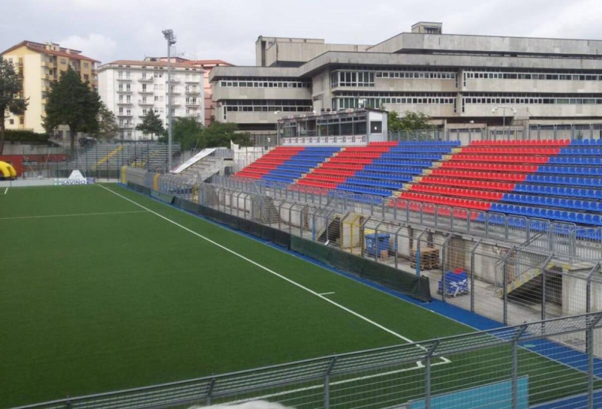 Calcio: domani Sorrento-Avellino a Potenza, polemiche e tensioni. - 