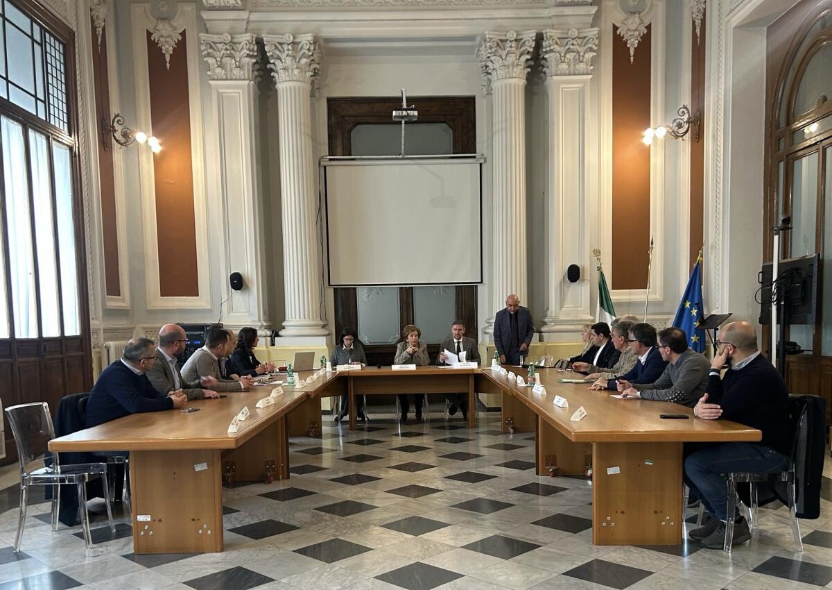 Messa in sicurezza del versante franoso lungo la SS87, riunione in Prefettura - 