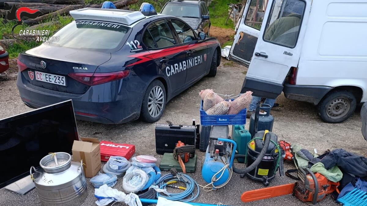 Mirabella Eclano. Carabinieri sventano furti, ladri in fuga - 