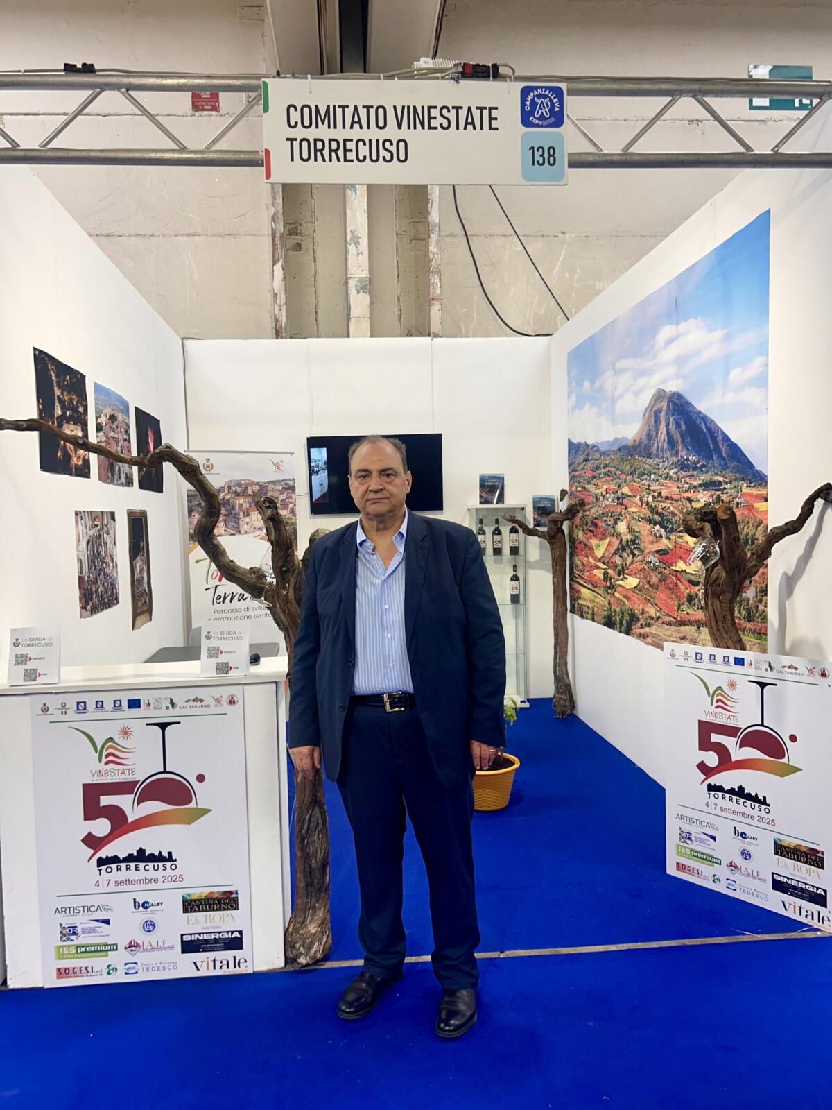 Vinestate a CampaniaAlleva con lo stand per il 50enario. - 