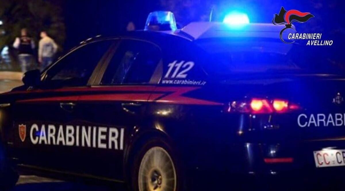 Uomo accoltellato alla schiena, indagano i Carabinieri. - 