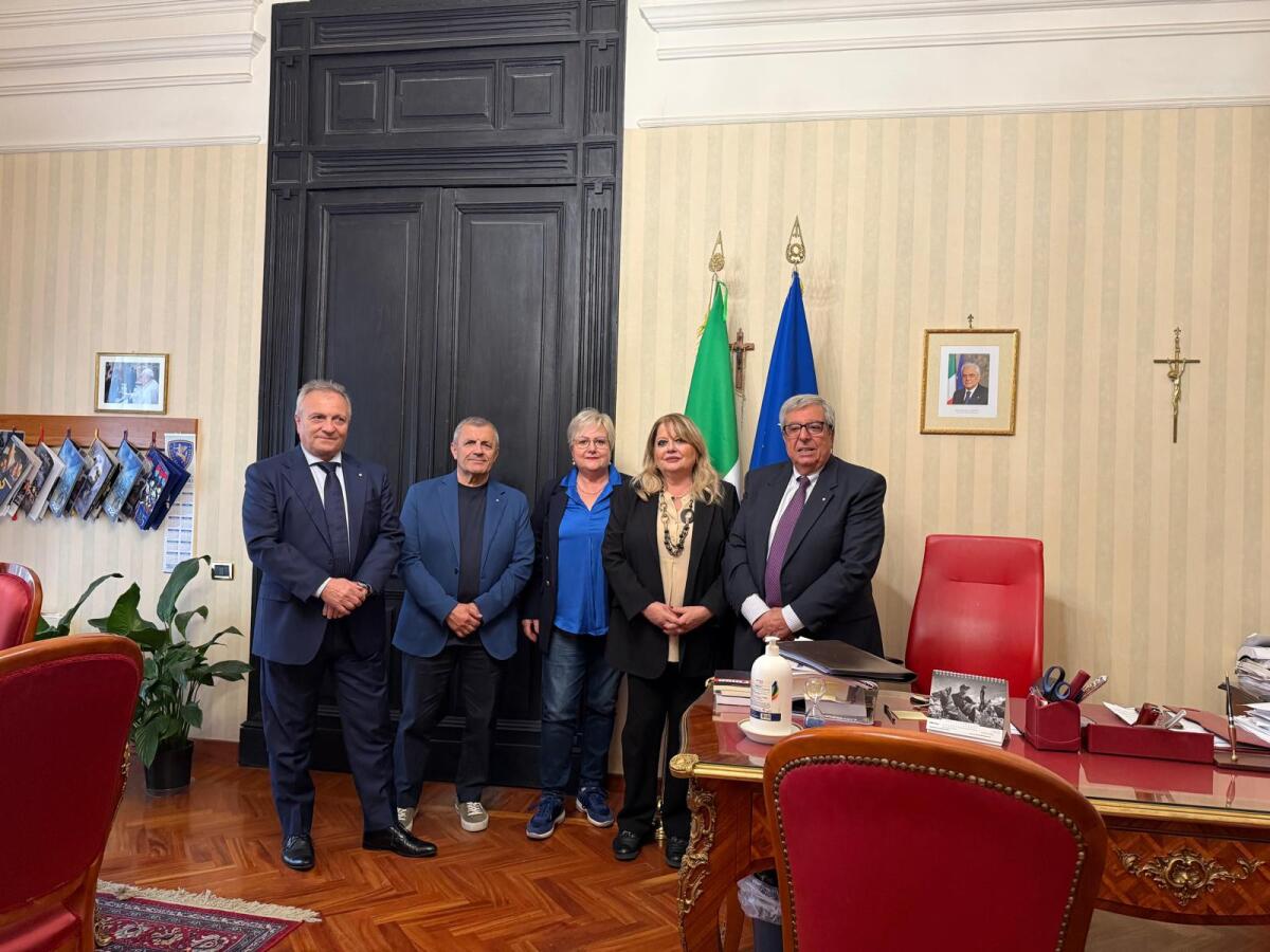 Delegazione dei Maestri del Lavoro del Consolato Provinciale di Avellino ricevuta dal Prefetto di Avellino. - 