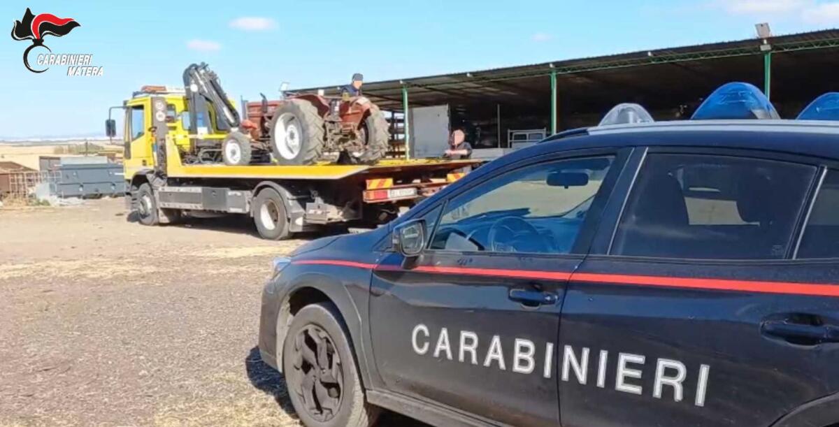 Riciclaggio mezzi agricoli, perquisite 22 aziende agricole nelle province di Avellino, Benevento, Foggia,Lecce e Cosenza. - 