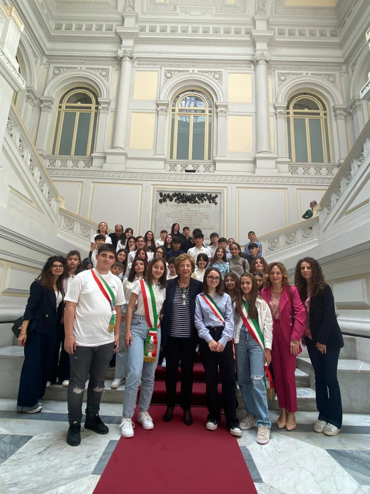 Prefetto ha ricevuto i sindaci junior e i consiglieri comunali junior di Castelvenere, Durazzano, Sant’Agata de Goti, Solopaca e Telese Terme - 
