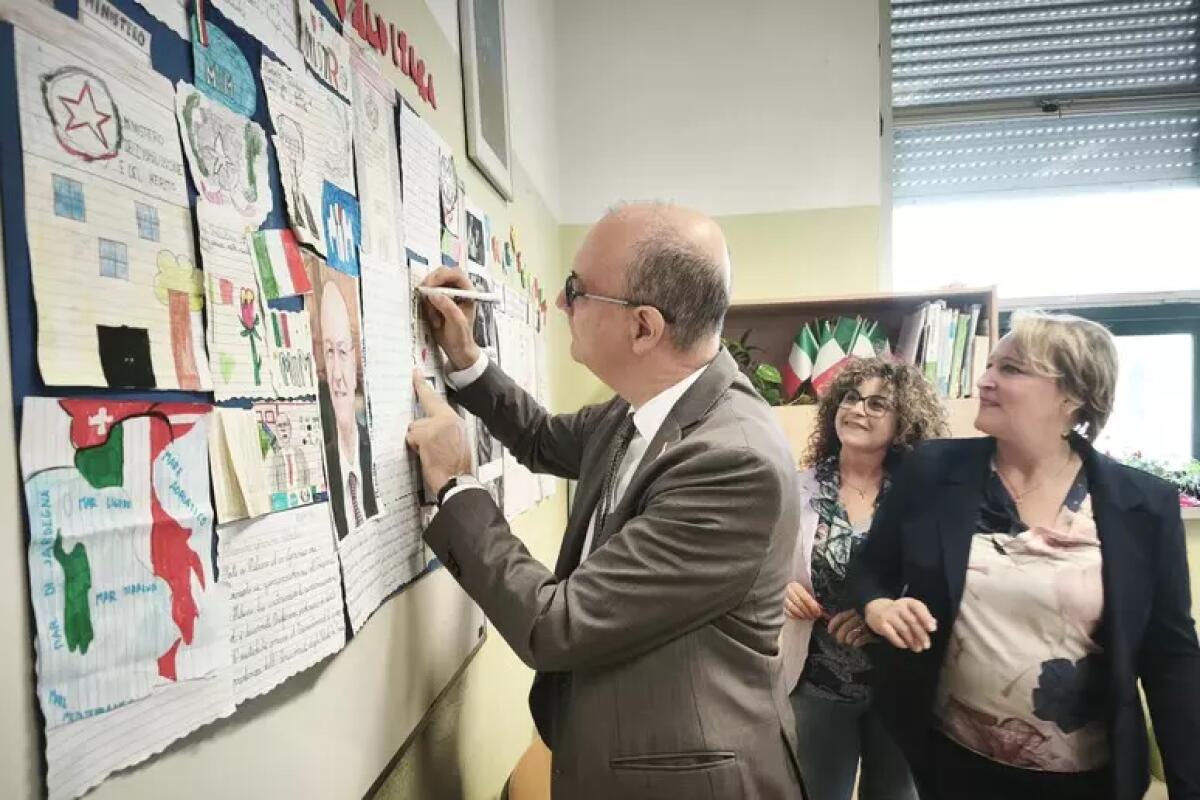 Valditara: Quando vengo in Campania,tocco con mano grandezza vostro cuore - 
