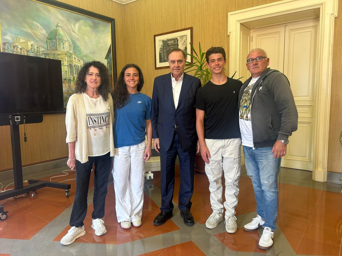 Il sindaco Mastella ha incontrato i campioni iridati di pattinaggio artistico a rotelle.  - 