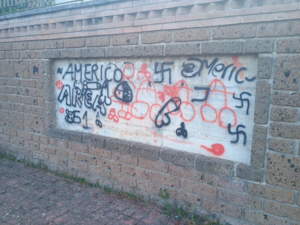 Summonte. Vandalismo al Centro Sociale e al Mosaico - 