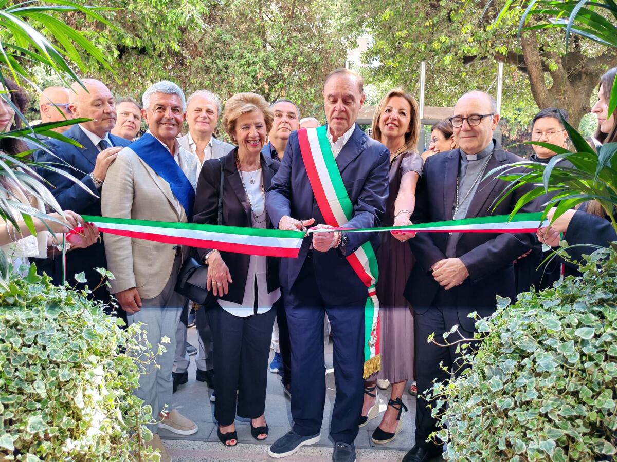 Inaugurata la sede dei Servizi al cittadino a Palazzo De Gasperi, Mastella: "Sia casa dell'etica della delicatezza". - 