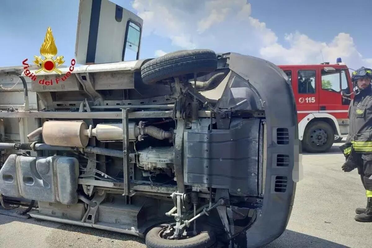 Auto contro furgone, muore un 48enne - 