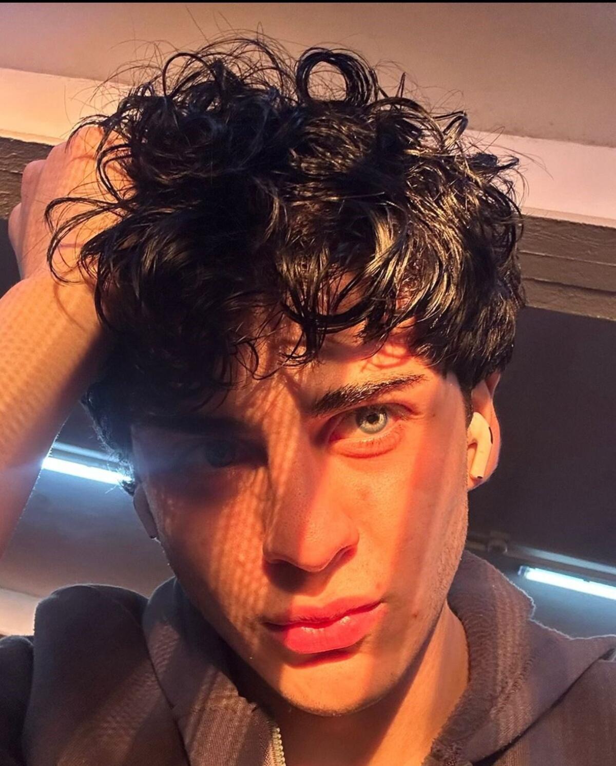 Maturità 2025 si è diplomato Pellegrino Leone, gli auguri della famiglia - 