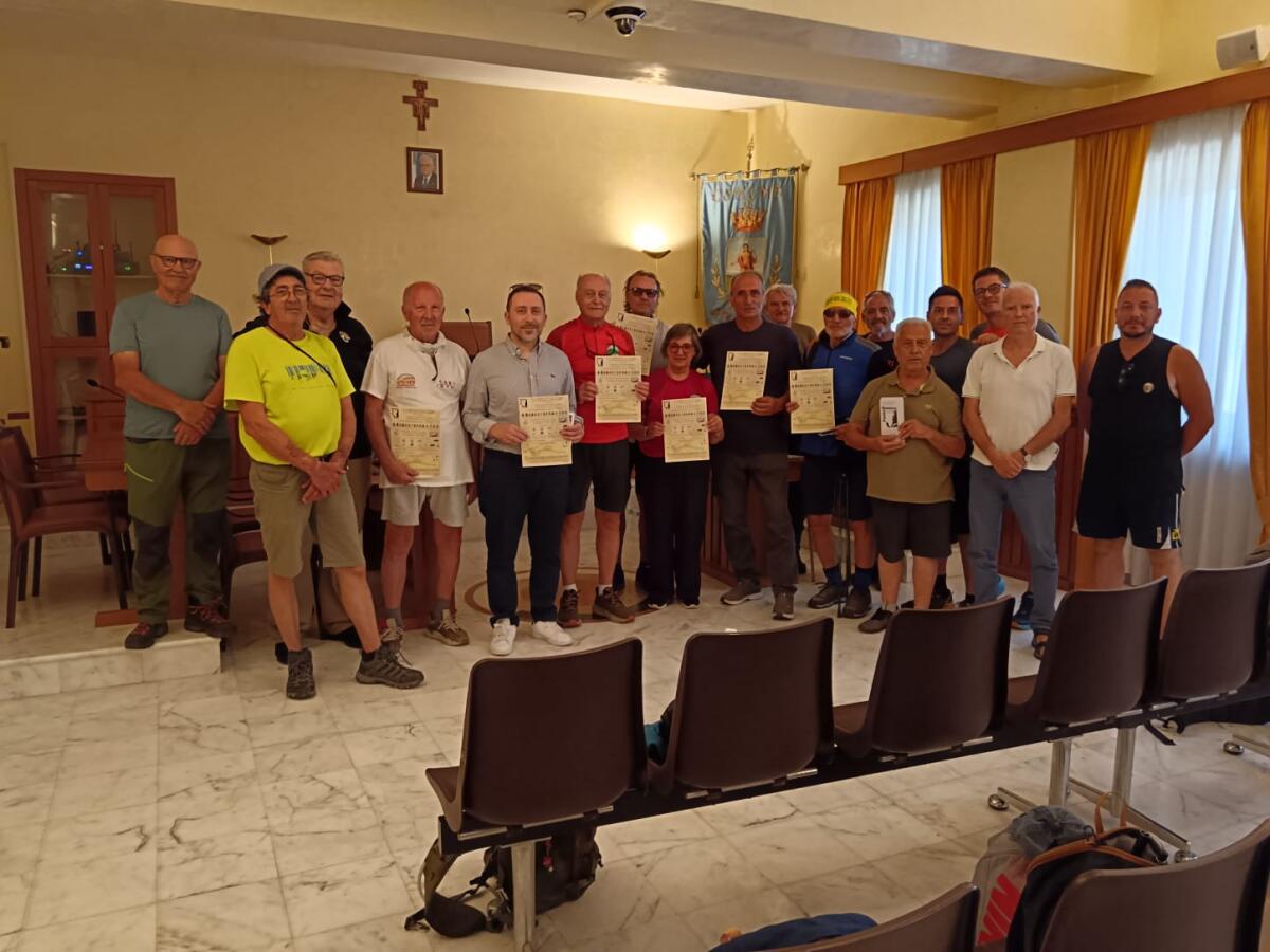 I camminatori della Via Nicolaiana accolti ad Apollosa. - 