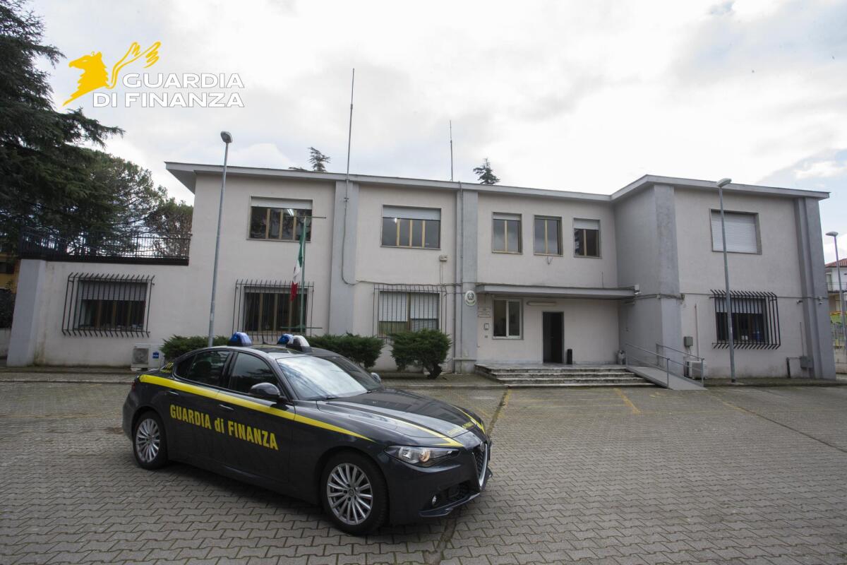 Montesarchio. Società aveva 17 lavoratori in nero e 14 irregolari, operazione della Guardia di Finanza - 