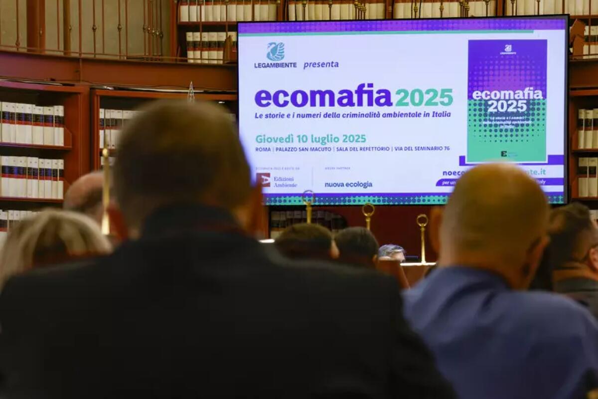 Legambiente, ecomafia in Campania, 16 reati al giorno - 