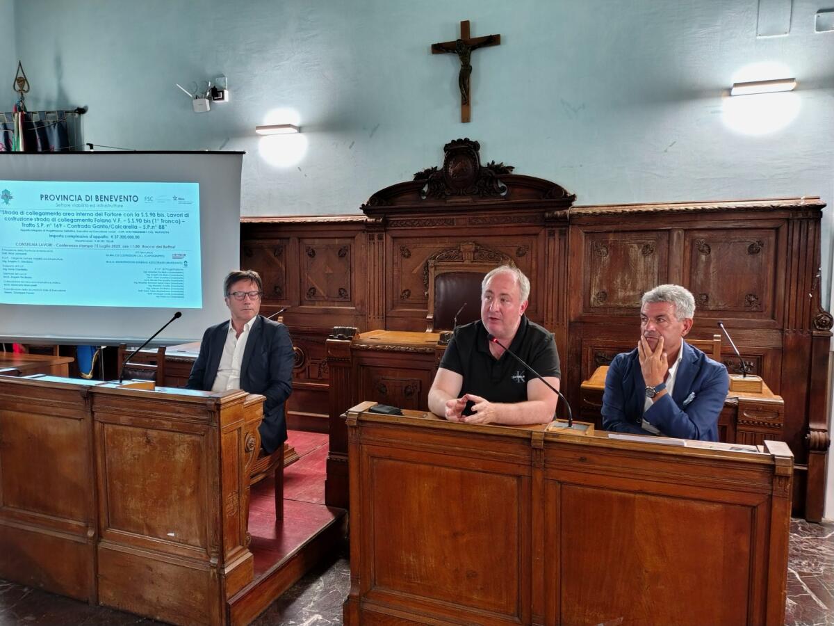 Consegna del cantiere dei lavori per la “Strada di collegamento area interna del Fortore con la S.S.90 bis" - 