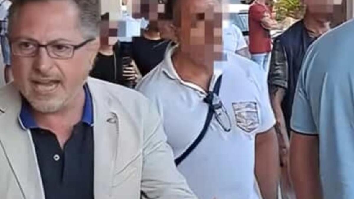 L'on.Borrelli aggredito a Santa Lucia di Serino per aver chiesto il rispetto della legalità. - 