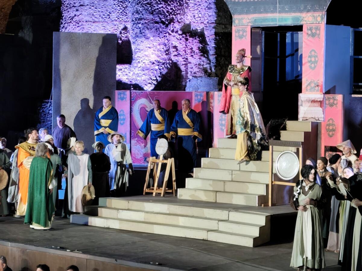 Sotto le stelle di Benevento trionfa Turandot: la magia di Puccini incanta il Teatro Romano - 