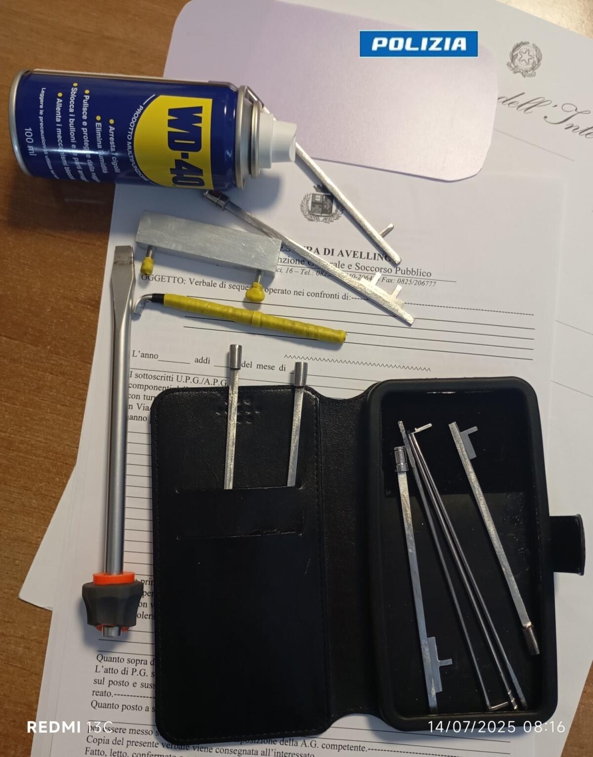 Possesso ingiustificato di arnesi atti allo scasso e violazione del Foglio di via obbligatorio, denunciato - 