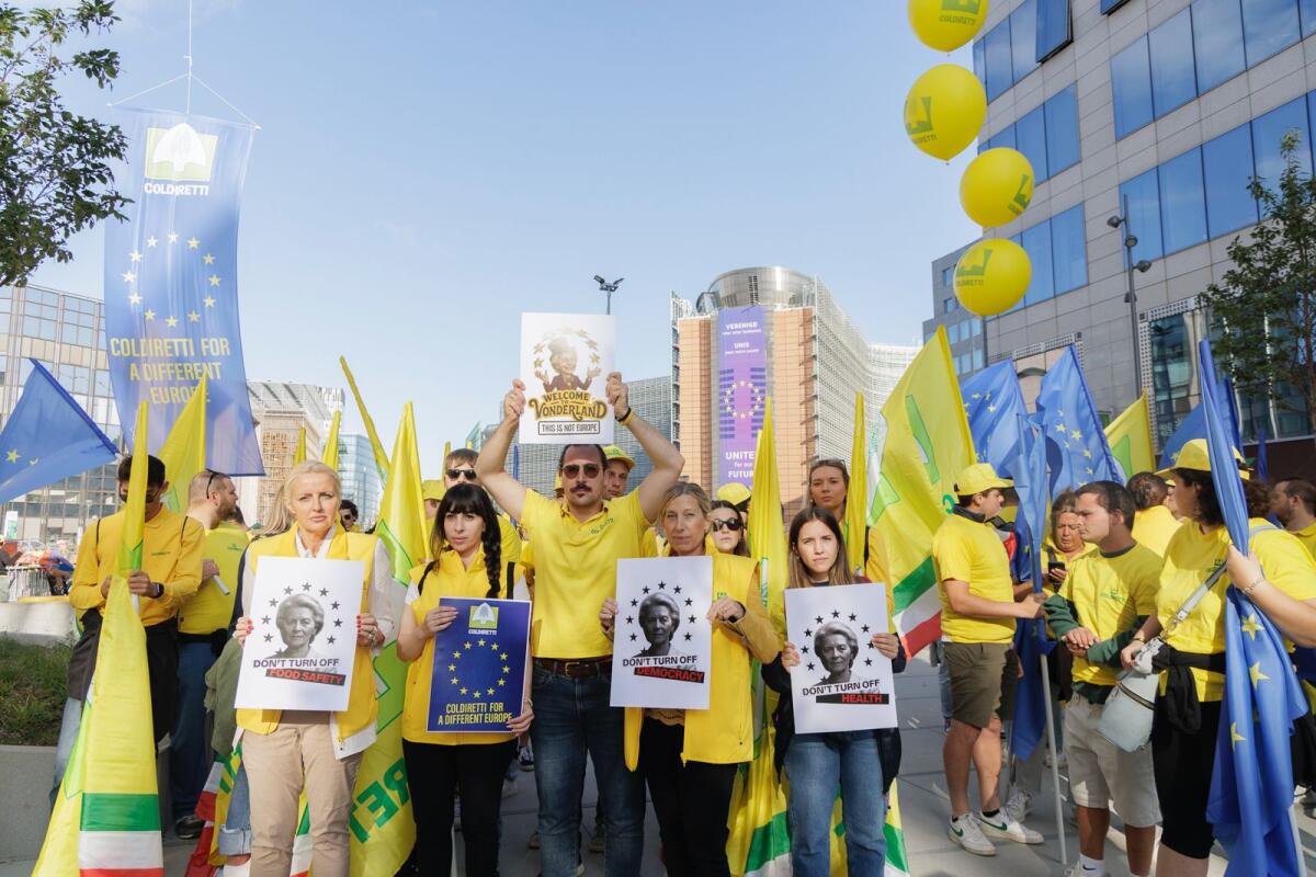 Agricoltura: protesta Coldiretti, la tecnocrazia della Von Der Leyen costa più dei dazi Usa. - 