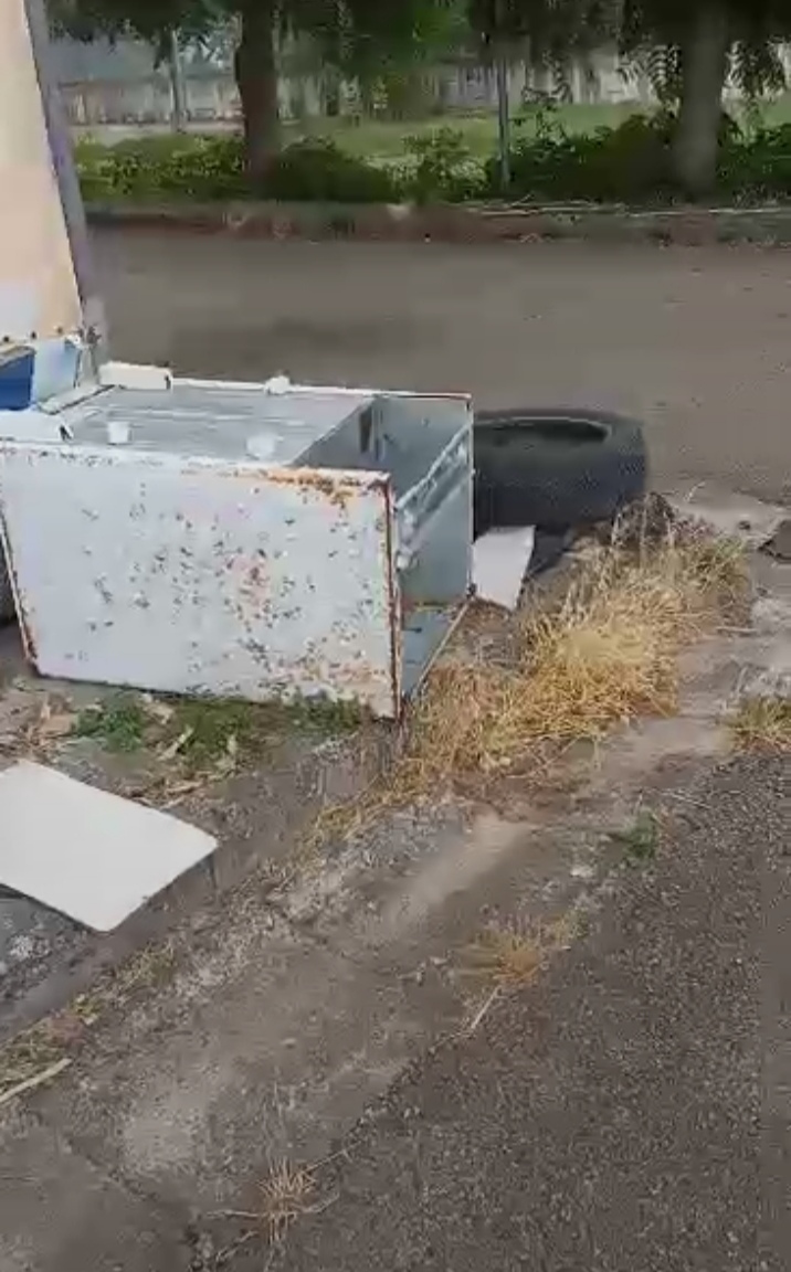 Cervinara. Discarica al Parco degli Ulivi