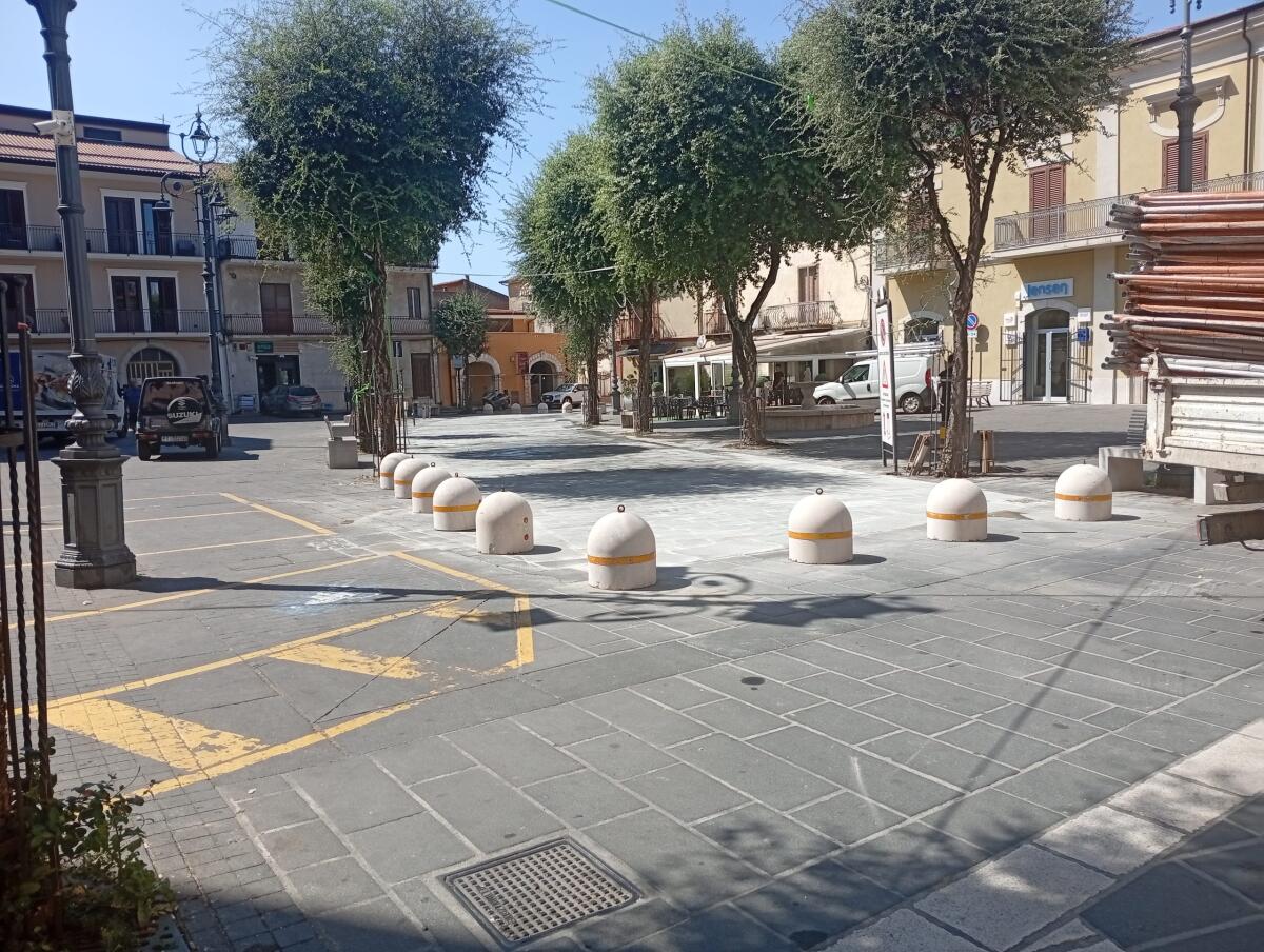 Cervinara. Piazza Trescine riapre ai pedoni, dal 14 al traffico veicolare escluso i camion - 