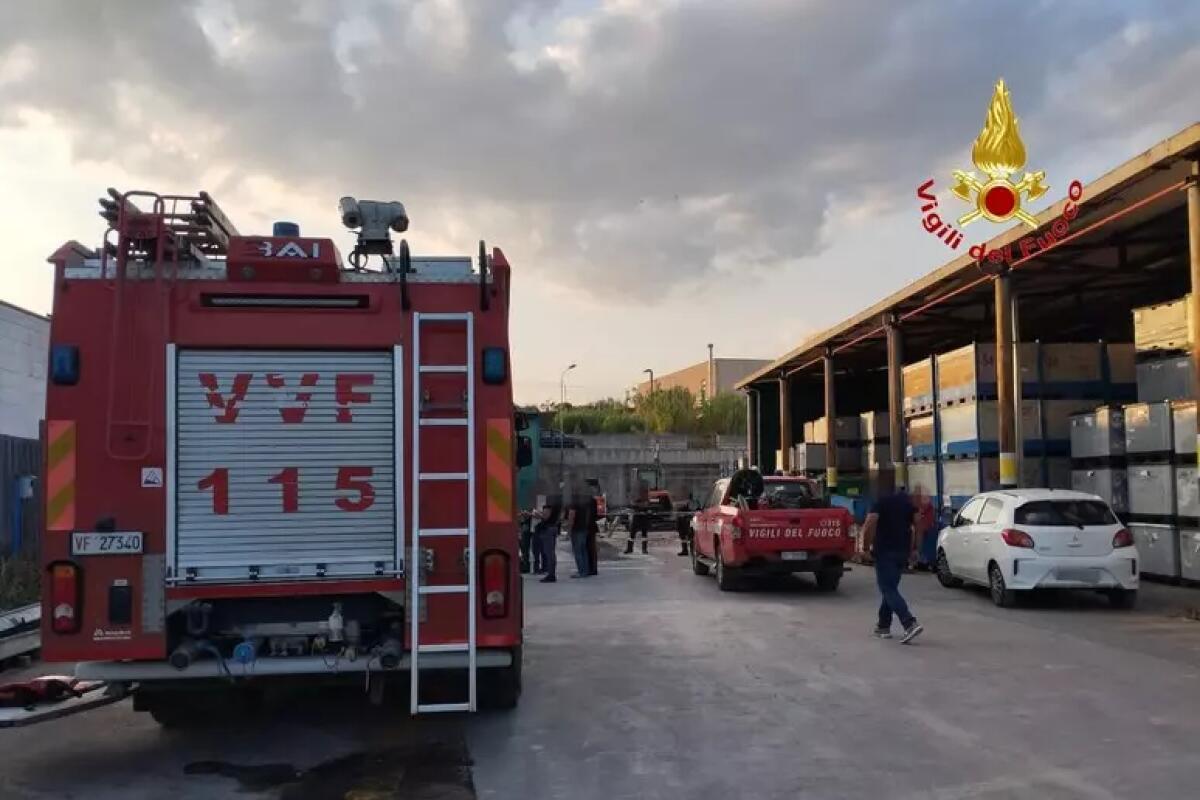 Cade in uno scavo, muore operaio 54enne - 