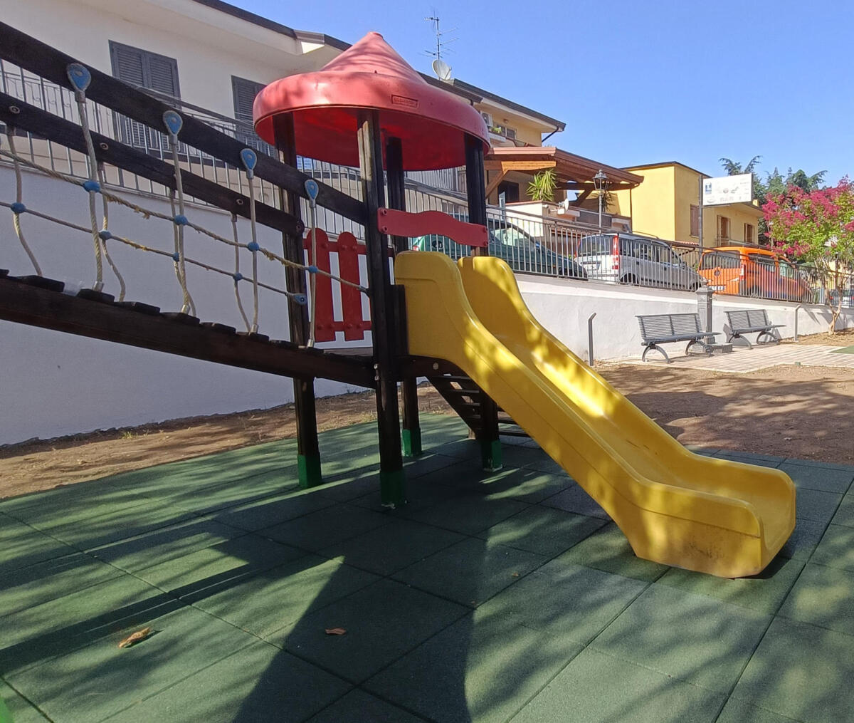 Apollosa, riconsegnata l'area giochi di Piazza Grasso. - 