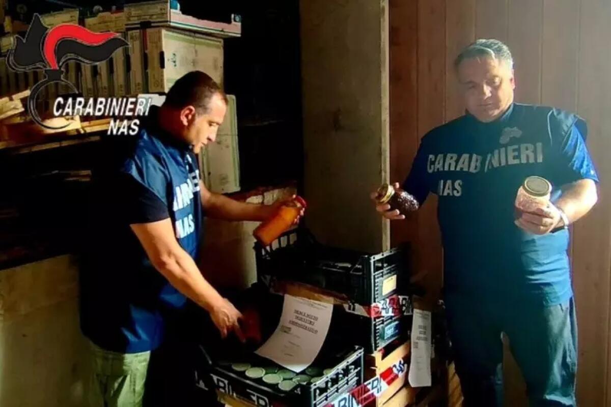 Sequestrati dal Nas 674 chili di conserve a rischio botulino - 