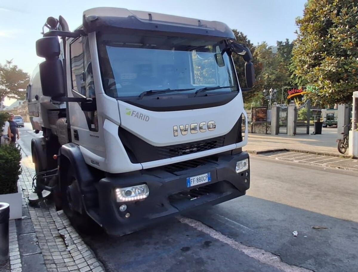 Cervinara. Strade piu' pulite con la spazzatrice meccanica - 