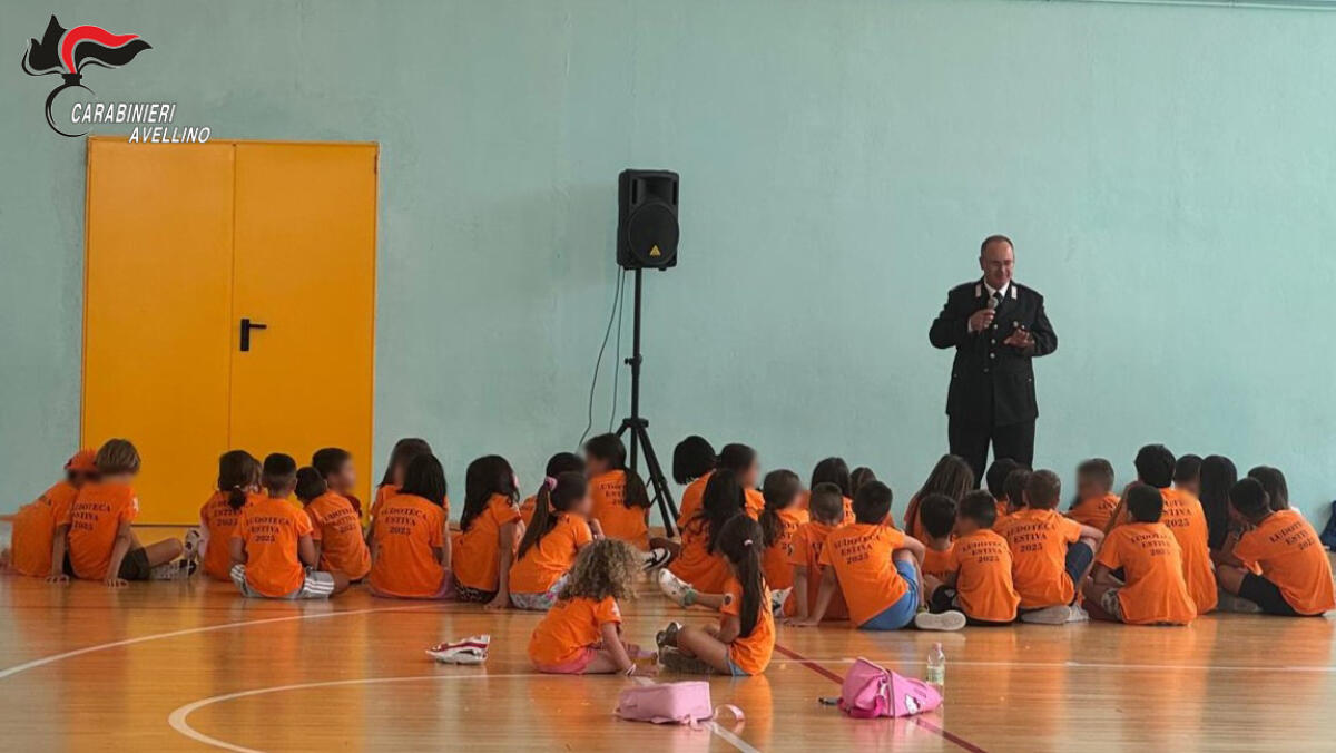 Castel Baronia. I Carabinieri incontrano i giovani della Ludoteca Comunale - 