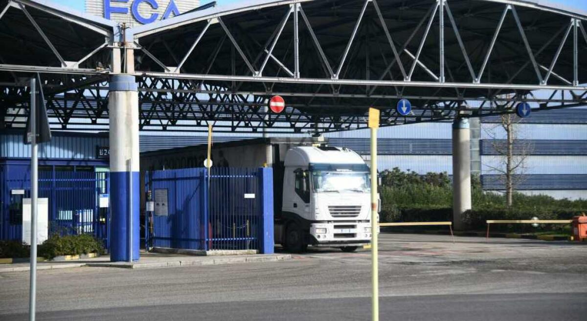 In Irpinia riaprono le grandi fabbriche: incertezze e preoccupazioni - 