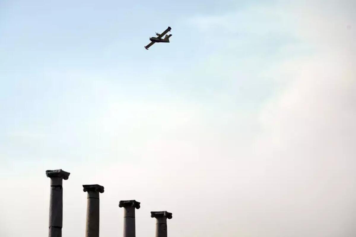 Vesuvio, fiamme raggiungono circa 3 Km estensione - 