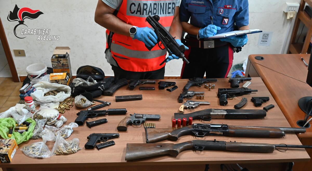 Roccabascerana. Scoperto dai Carabinieri arsenale di armi - 