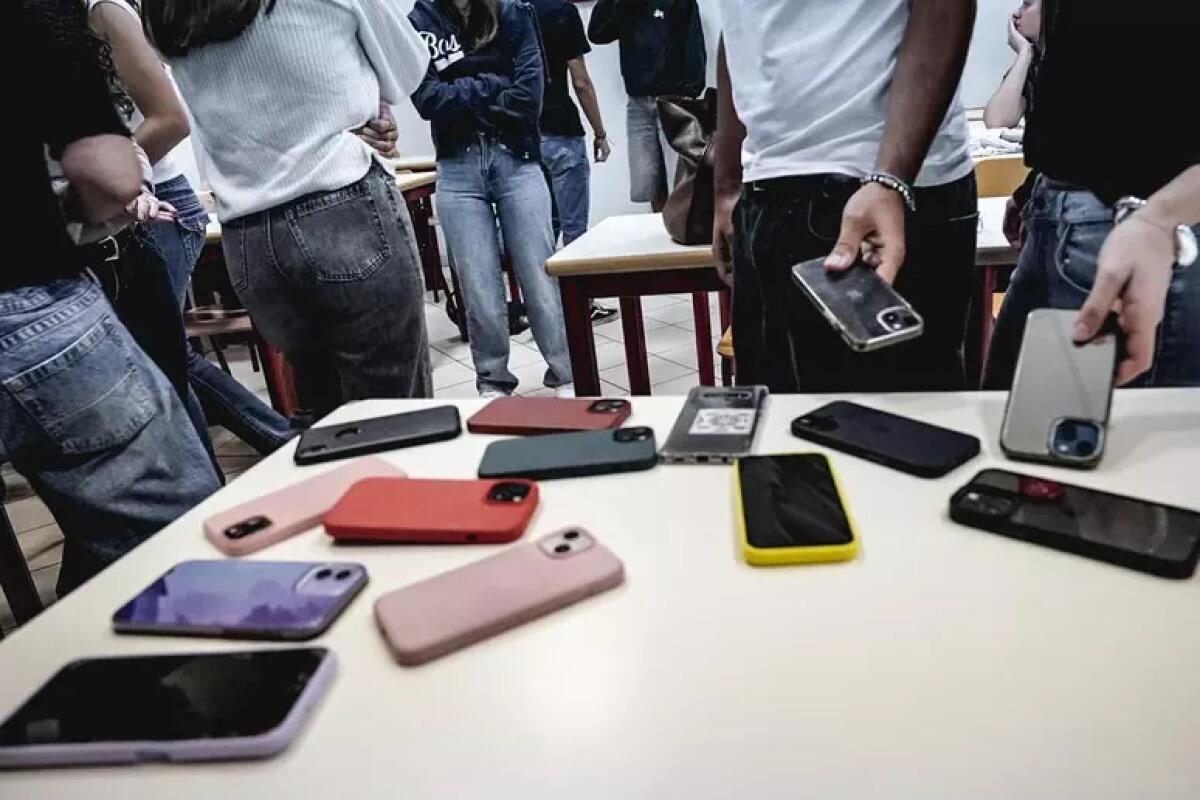 In aula senza cellulare, il primo anno disconnesso. - 